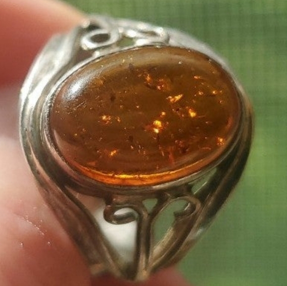 Amber Ring - Picture 5 of 12